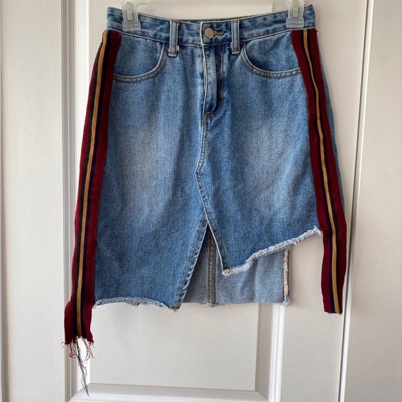 Asymmetrical Distressed Denim Skirt (M) - Picture 3 of 9